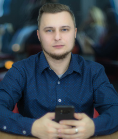 Удалов Евгений : Ведущий менеджер отдела продаж